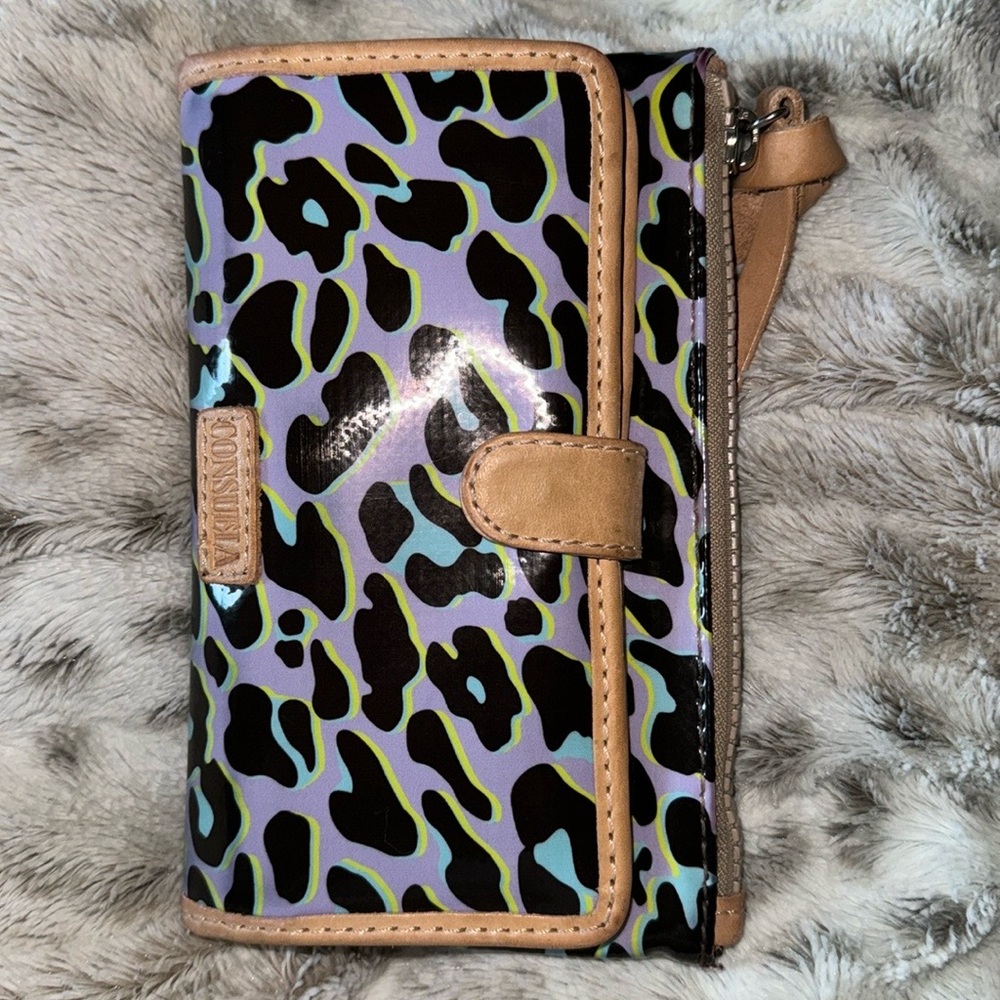 Consuela Wallet